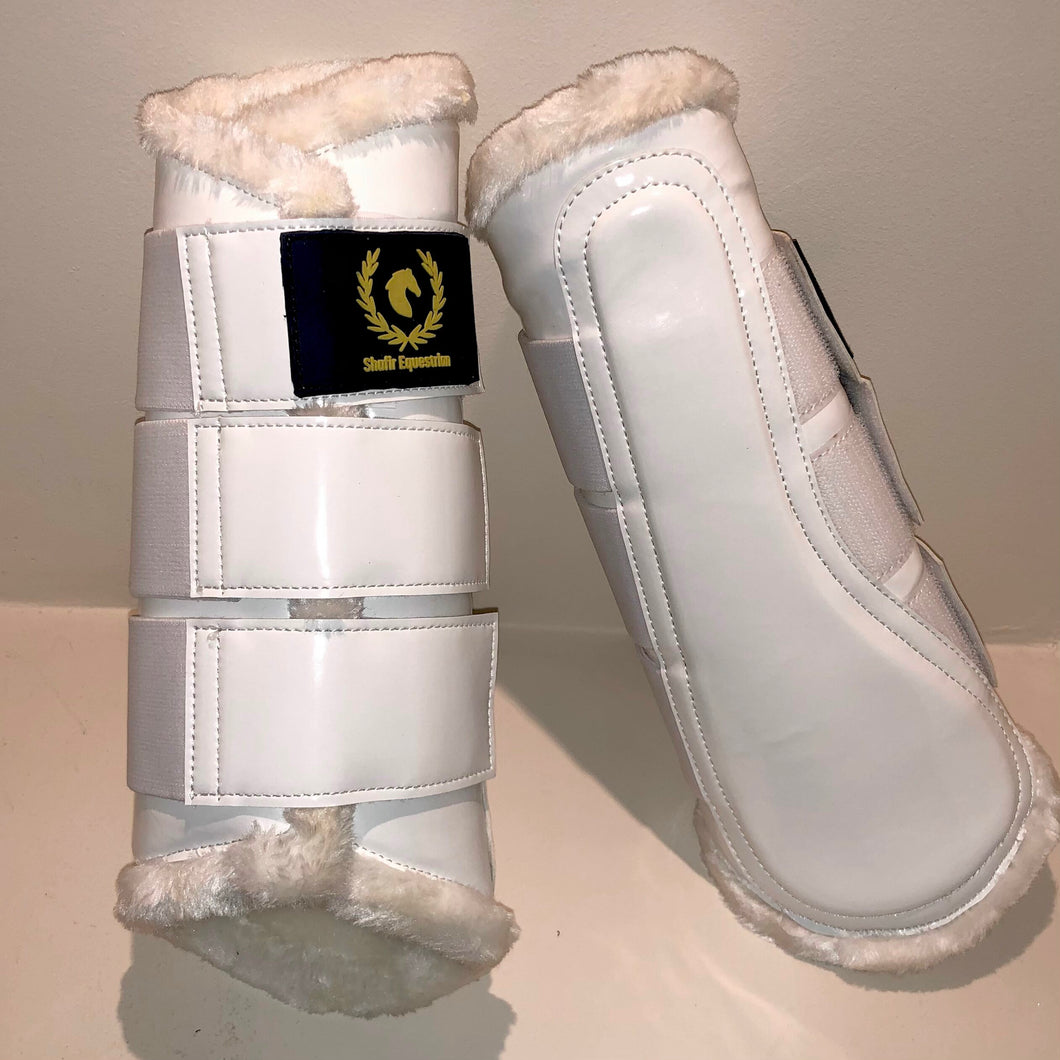 <transcy>Bright White Horse Boots - Patent Leather</transcy>